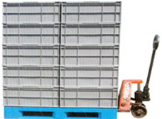 山西都程倉儲設備廠生產的叉車、托盤、以及塑料周轉箱之間的配合使用場景